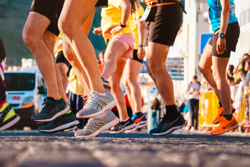 runner's legs preparing for race